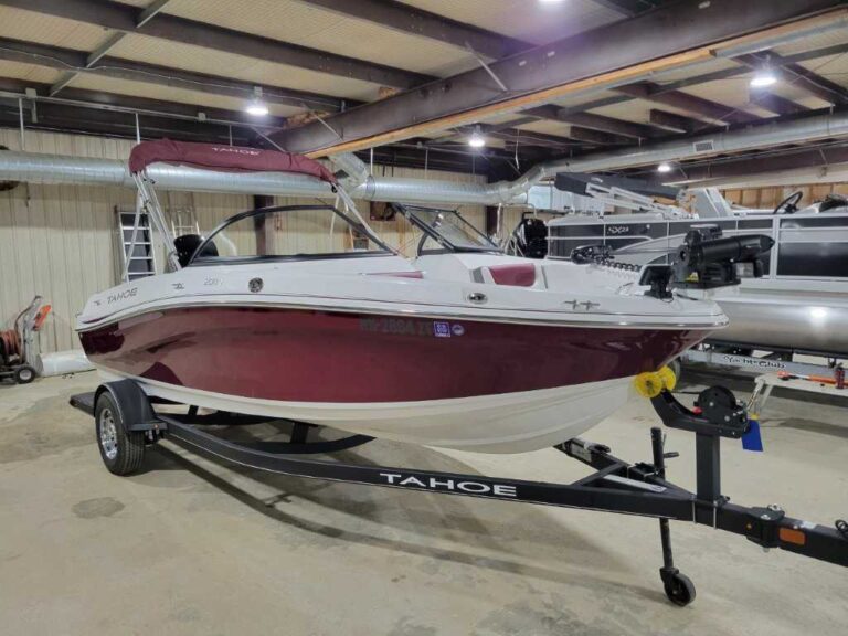 2024 Tahoe 200S US-BUJ32366F324 [photo 1]